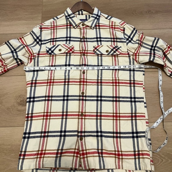 Men’s Patagonia Fjord Flannel - Picture 2 of 8